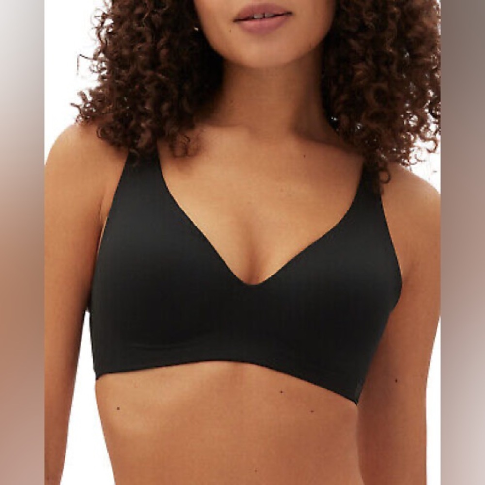 Gapbody Black everyday wirefree bra. Several sizes